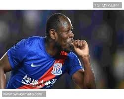 21点策略：庄家 7-10 点时的应对方案。（21点攻略：如何应对庄家持有7至10点的局面）