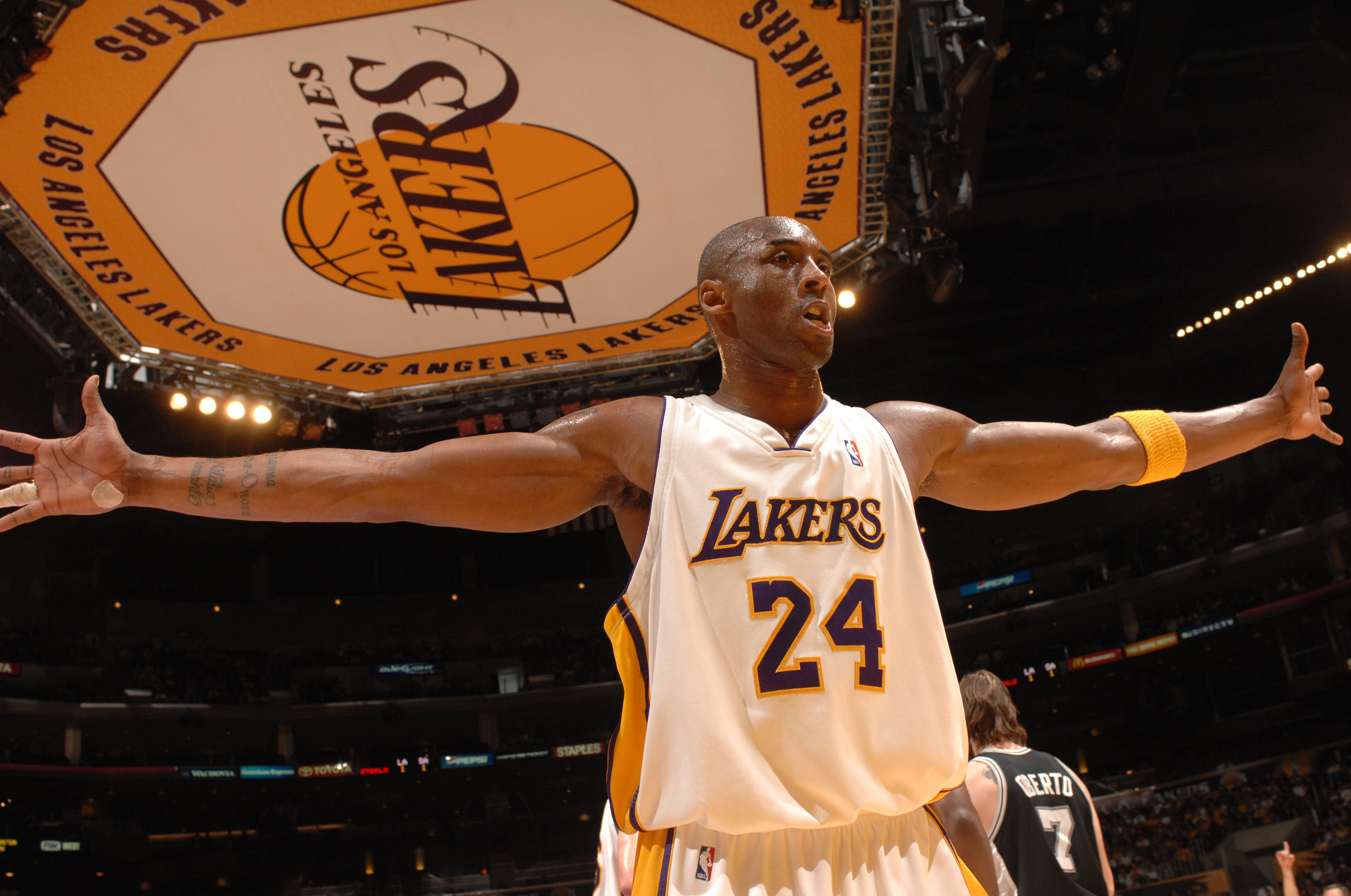 他以冷静 他以冷静